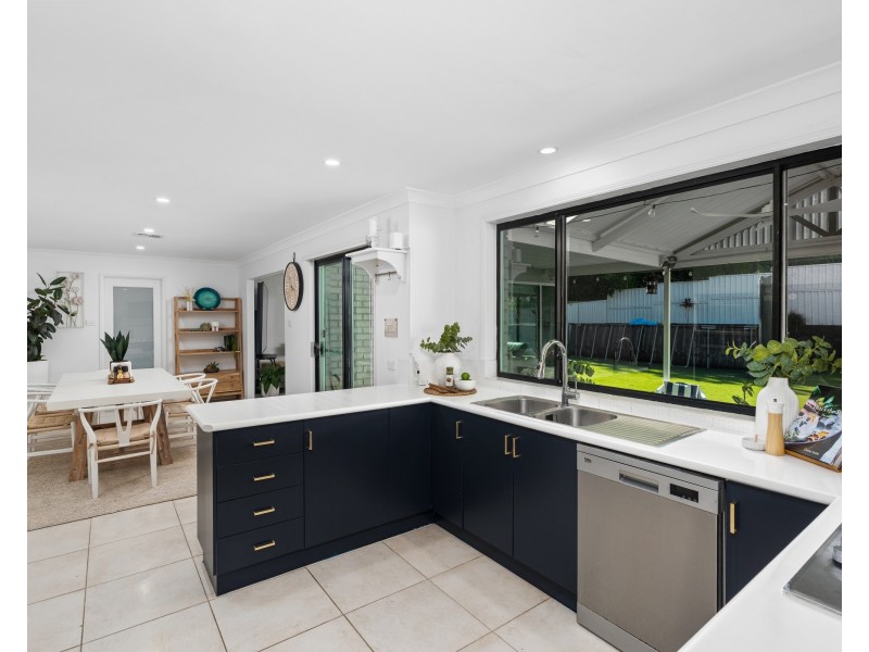 4 Bannister Drive, Erina NSW 2250