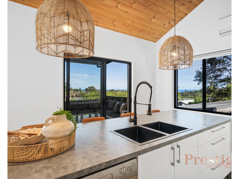 16 Coreen Drive, Wamberal NSW 2260