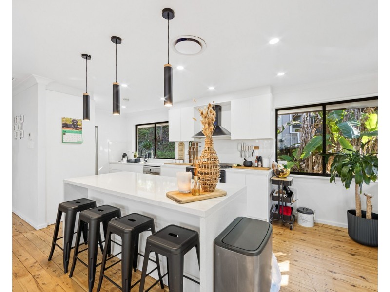 6 Gregory Street, Wyoming NSW 2250