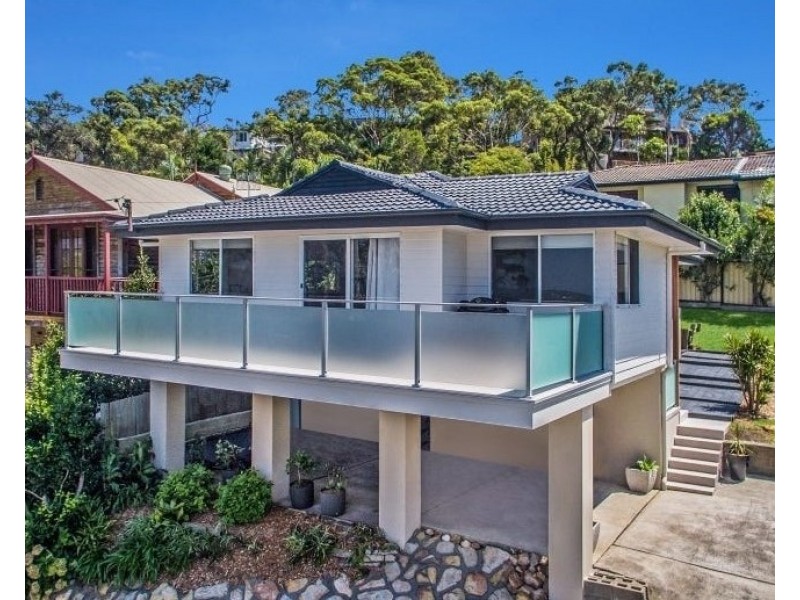 30 Valley View Road, Bateau Bay NSW 2261