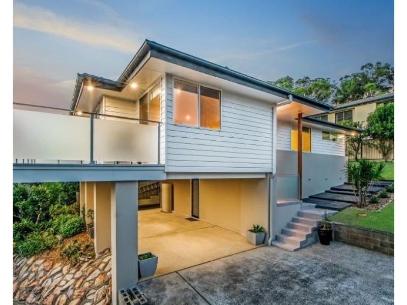 30 Valley View Road, Bateau Bay NSW 2261
