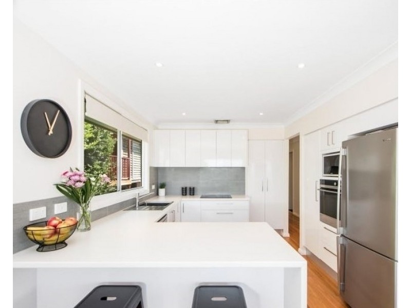 30 Valley View Road, Bateau Bay NSW 2261