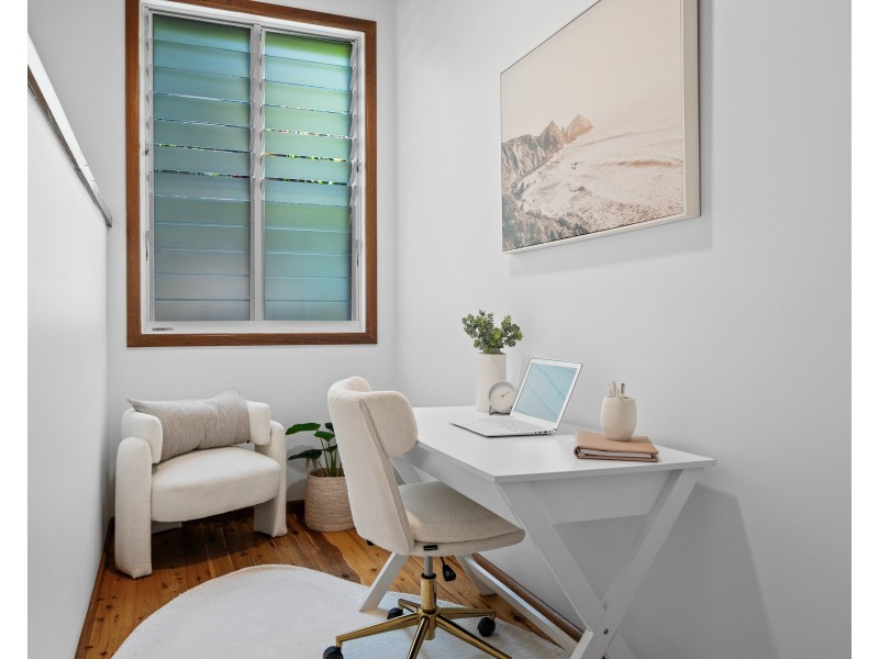 24 Lock Avenue, Springfield NSW 2250