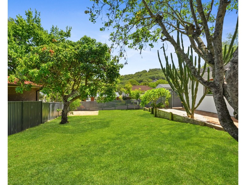 24 Lock Avenue, Springfield NSW 2250