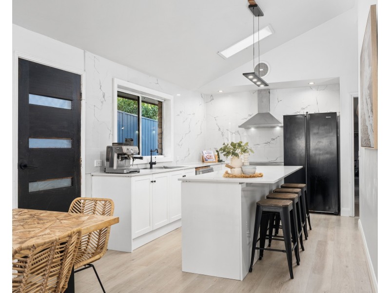 48 Chamberlain Road, Wyoming NSW 2250