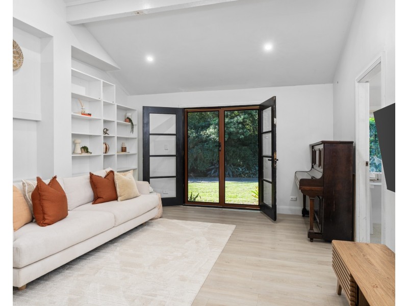 48 Chamberlain Road, Wyoming NSW 2250