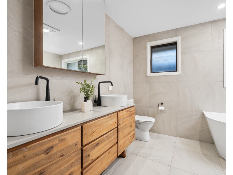 48 Chamberlain Road, Wyoming NSW 2250