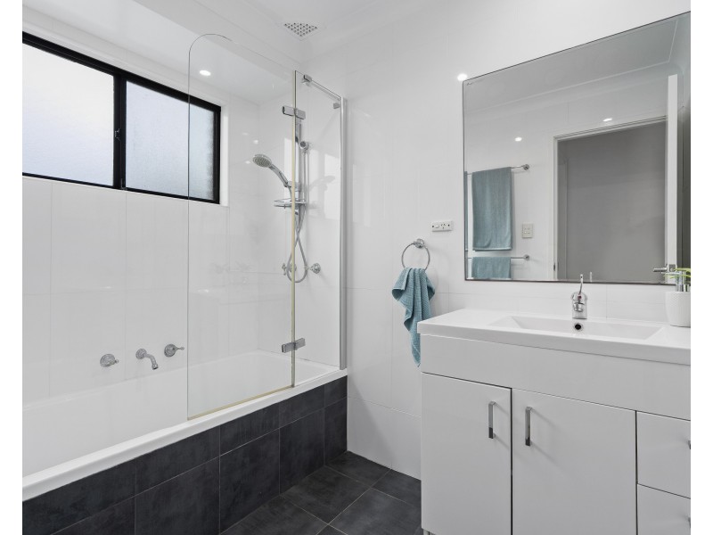 2 Bottlebrush Close, Wyoming NSW 2250