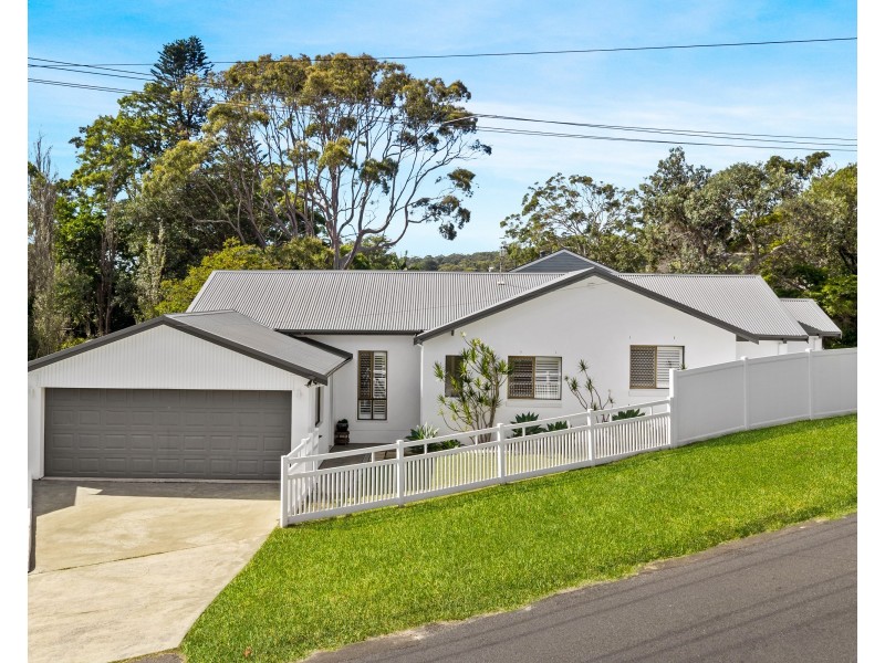 2 Poplars Avenue, Bateau Bay NSW 2261