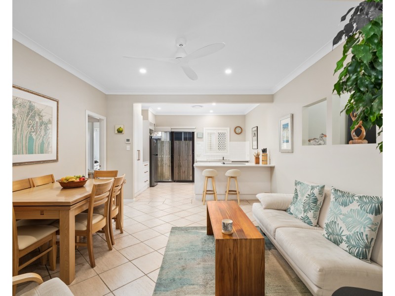 2 Poplars Avenue, Bateau Bay NSW 2261