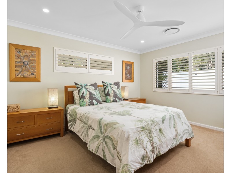 2 Poplars Avenue, Bateau Bay NSW 2261