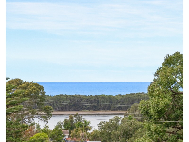 11 Braemar Drive, Wamberal NSW 2260