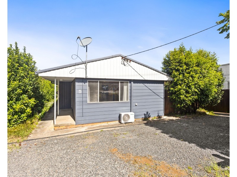 1/5 Lushington Street, East Gosford NSW 2250