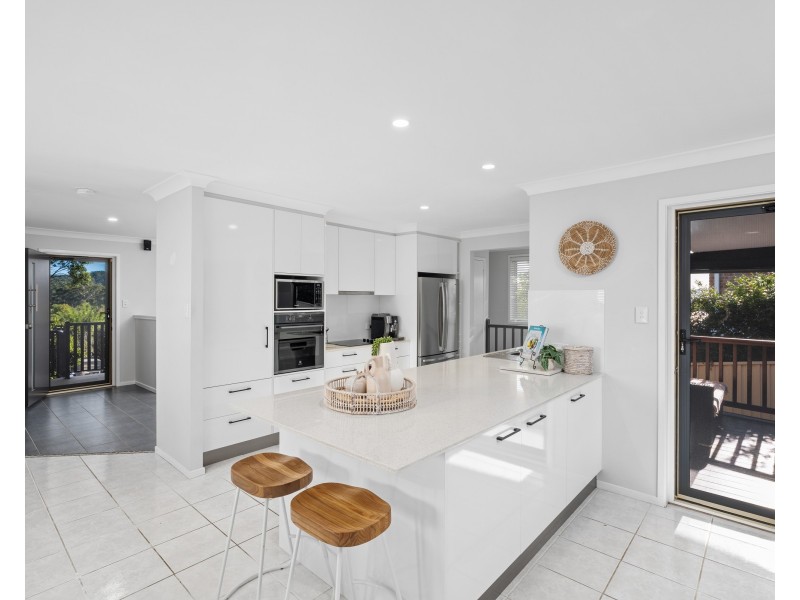 100 Bronzewing Drive, Erina NSW 2250