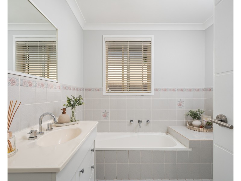 100 Bronzewing Drive, Erina NSW 2250