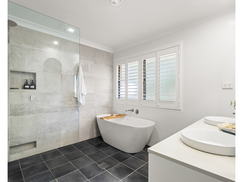 6 Merida Close, Narara NSW 2250