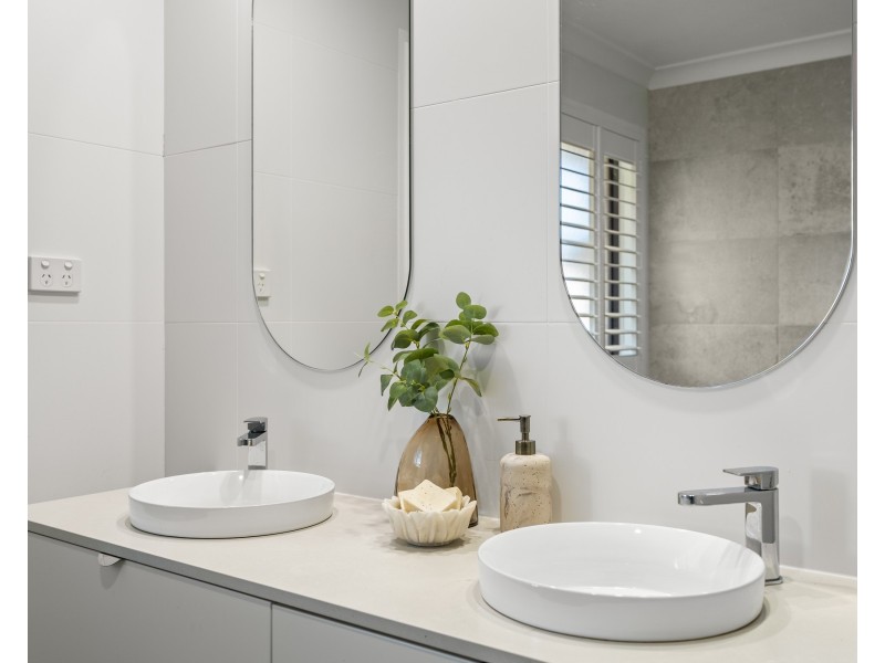 6 Merida Close, Narara NSW 2250