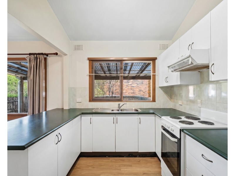 11 Crestwood Avenue, Niagara Park NSW 2250