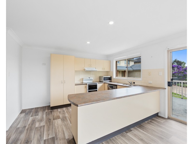 2/136 James Sea Drive, Green Point NSW 2251