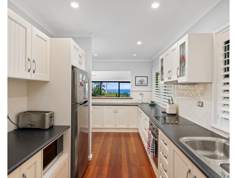 76 Bradleys Road, North Avoca NSW 2260