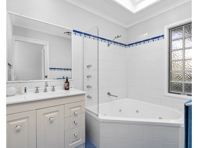 76 Bradleys Road, North Avoca NSW 2260