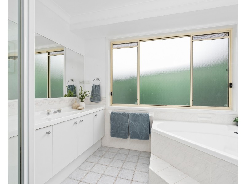 21 Robinia Parade, Springfield NSW 2250