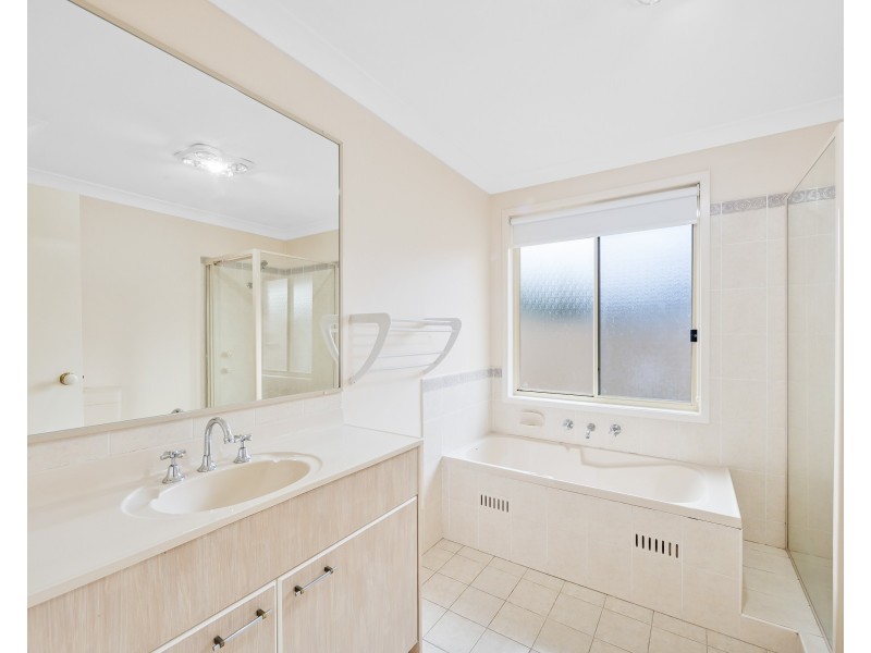 5 Quattroville Place, Green Point NSW 2251