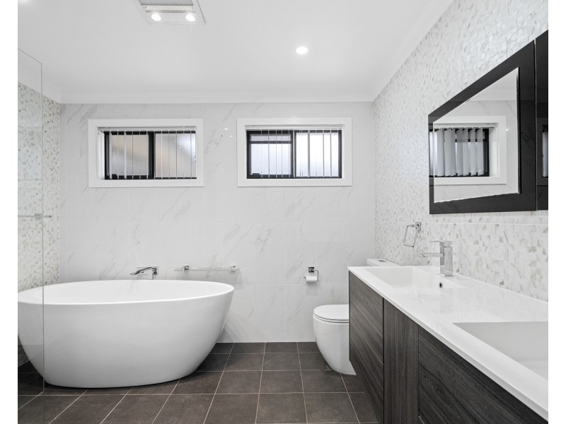 12 Darryl Road, Wyoming NSW 2250