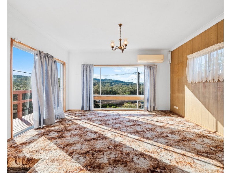 16 Dakara Avenue, Erina NSW 2250