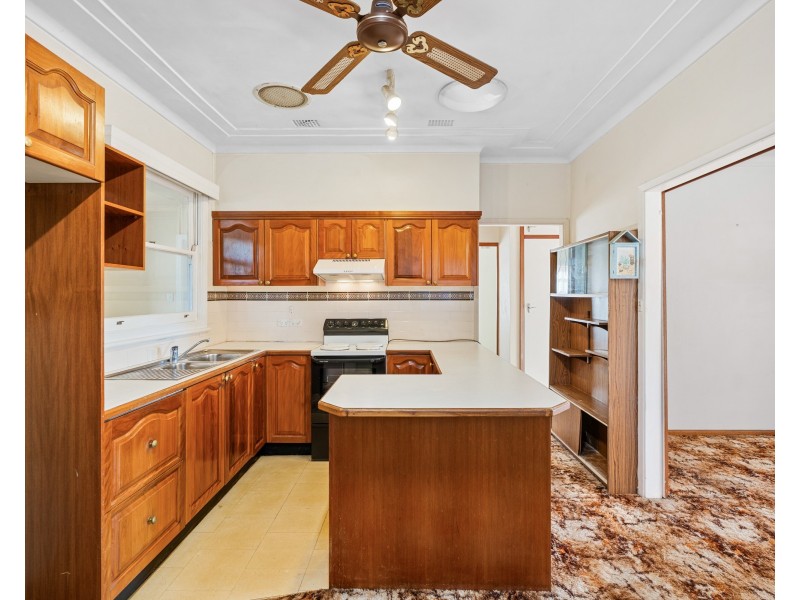 16 Dakara Avenue, Erina NSW 2250