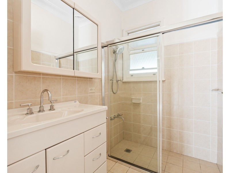 16 Dakara Avenue, Erina NSW 2250
