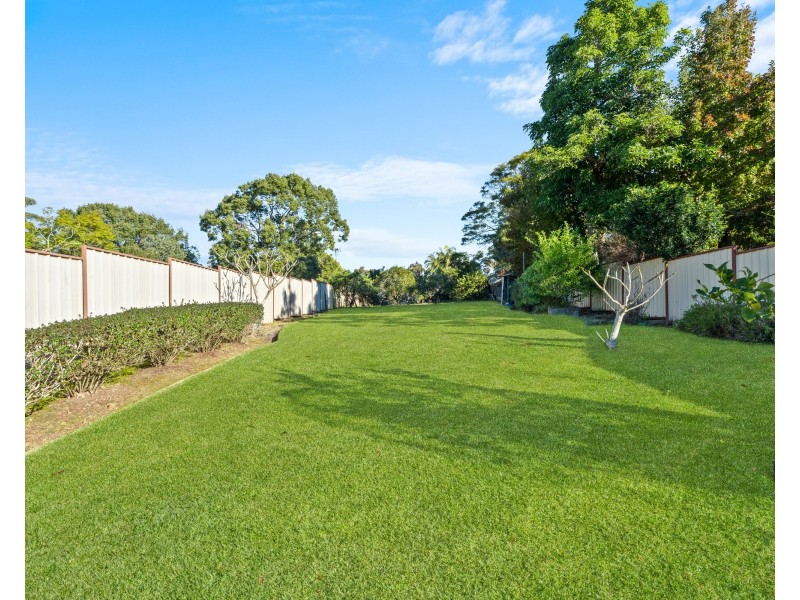 16 Dakara Avenue, Erina NSW 2250