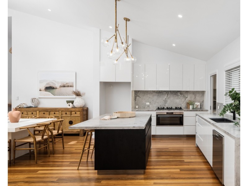 16 Cassinia Close, Lisarow NSW 2250