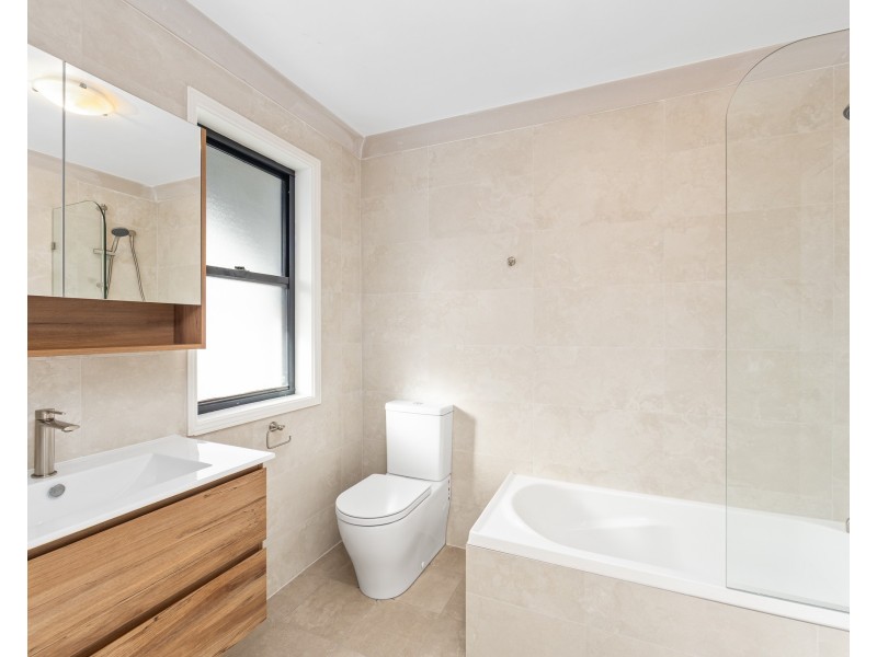 3/7 Broadview Avenue, Gosford NSW 2250