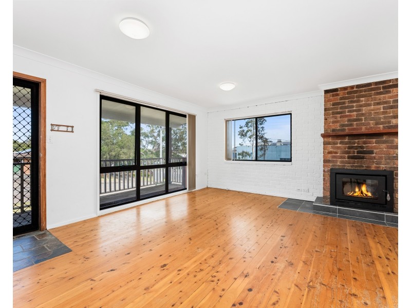 2 Morcombe Close, Gorokan NSW 2263
