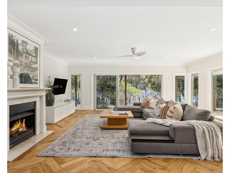 71 The Round Drive, Avoca Beach NSW 2251