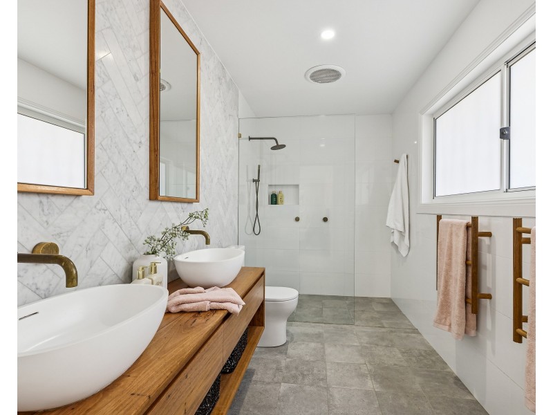 71 The Round Drive, Avoca Beach NSW 2251