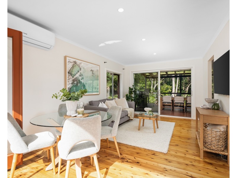 6 Daphne Close, Wyoming NSW 2250