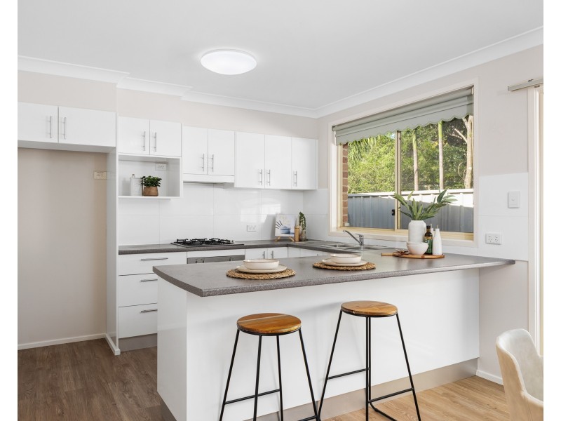 2/19 Donna Close, Lisarow NSW 2250