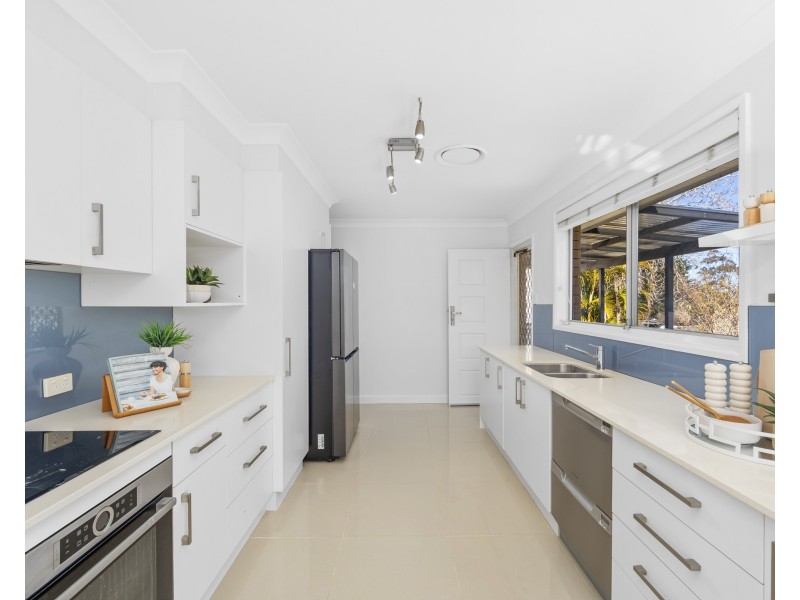 17 Elizabeth Street, Wyoming NSW 2250