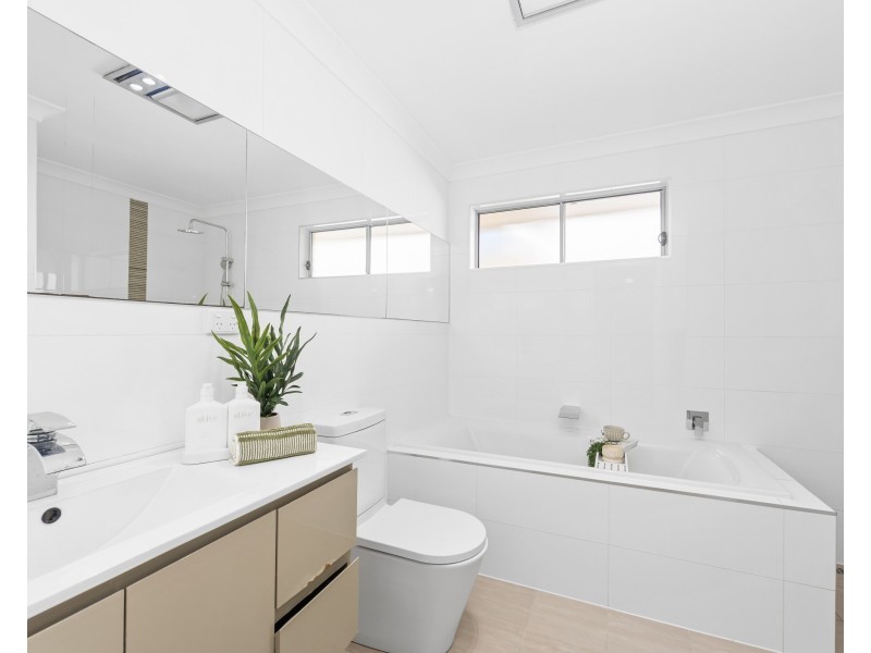 17 Elizabeth Street, Wyoming NSW 2250