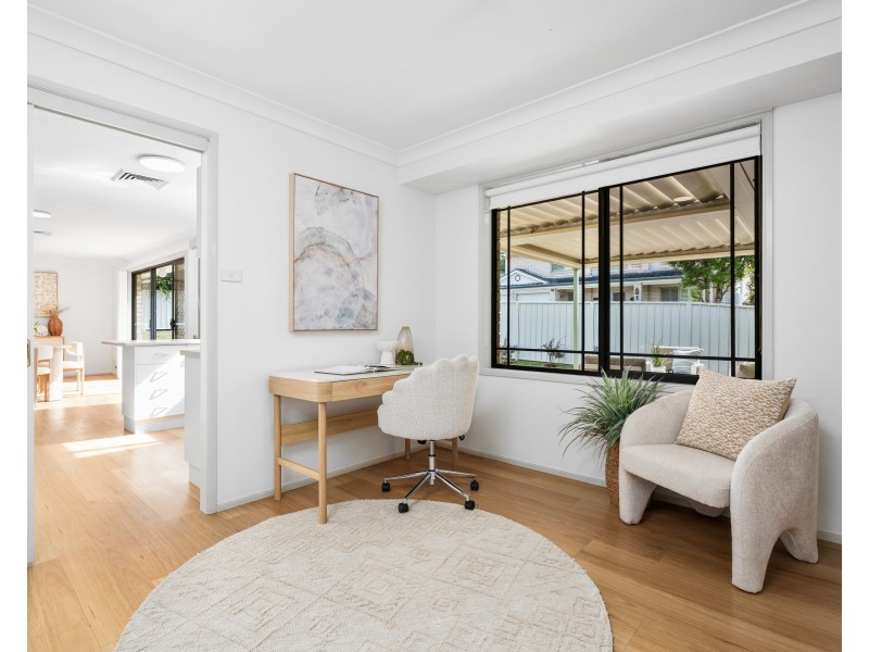 2 Finch Place, Point Clare NSW 2250