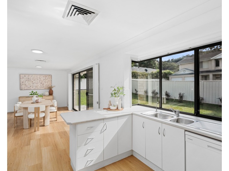 2 Finch Place, Point Clare NSW 2250