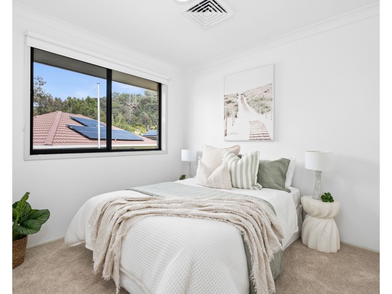 2 Finch Place, Point Clare NSW 2250