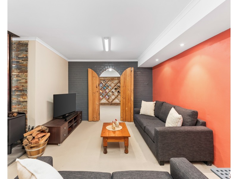 69 Bay View Avenue, East Gosford NSW 2250