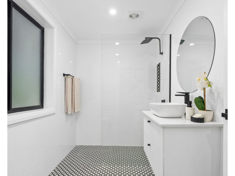 7 Rubie Crescent, East Gosford NSW 2250