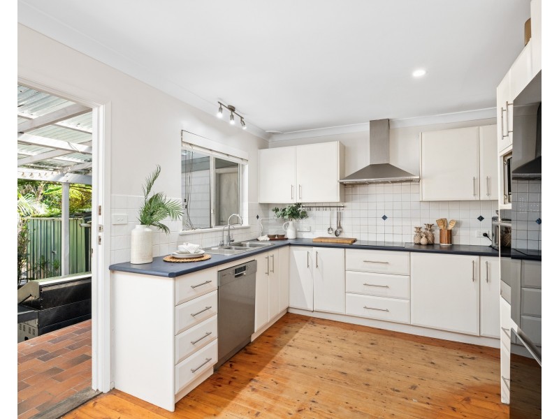 27 Fisher Road, Point Clare NSW 2250