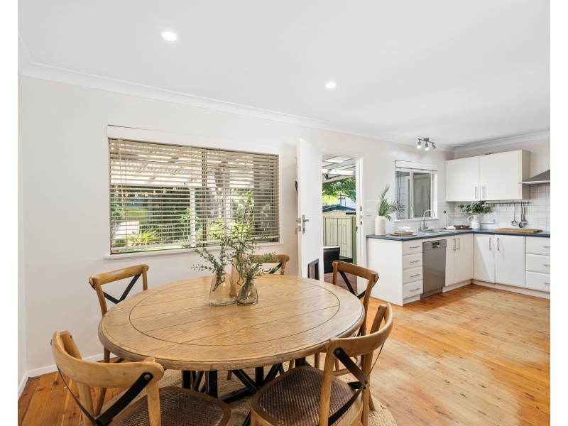 27 Fisher Road, Point Clare NSW 2250