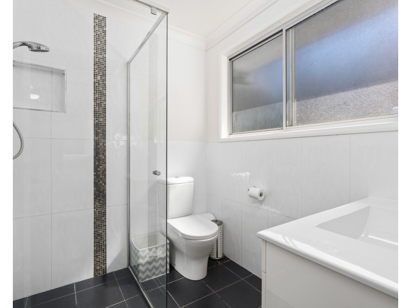 27 Fisher Road, Point Clare NSW 2250