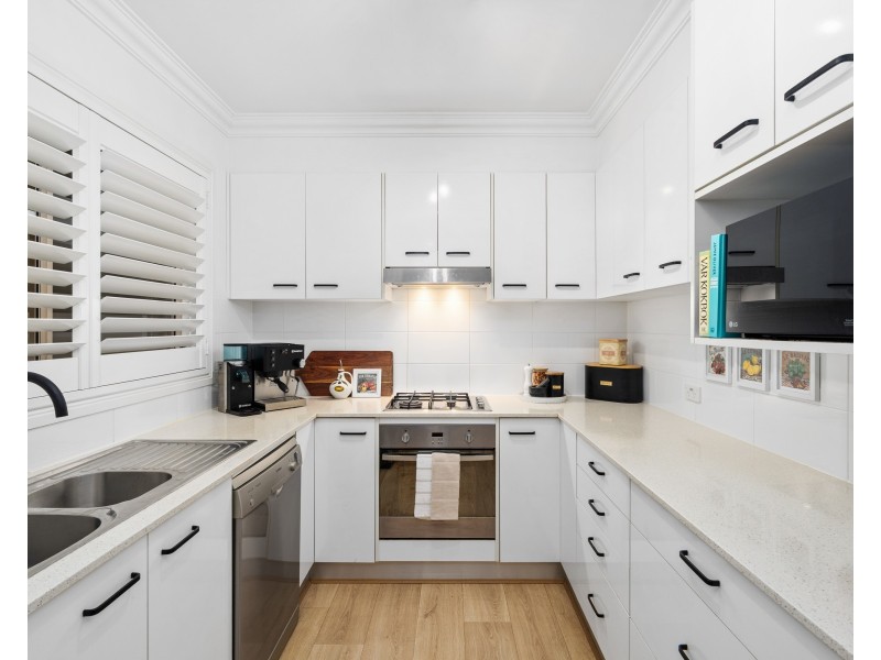 2/12 Jennie Cox Close, Erina NSW 2250